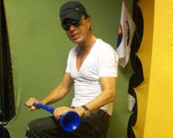 Yılmaz Morgül... VUVUZELA KIRDI!