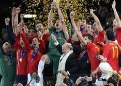 İSPANYA FUTBOLDA HEM AVRUPA'NIN, HEM DÜNYANIN EN İYİSİ!