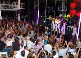 Serdar Ortaç?  "NE BODRUM, NE ÇEŞME; FAVORİM KUŞADASI !"