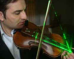 Yurdaer Aydın... İŞİTME ENGELLERE ÖZEL KEMAN YAPTI!