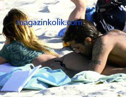 Belen Rodriguez...SEKSİ PLAJ ŞOVU MANŞETLERDE !...