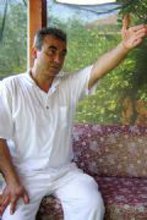 Olayın tek görgü tanığı Kır kahvesinin sahibi konuştu; ÖPÜŞÜRKEN BÜLENT ERSOY ARADI; ARMAĞAN RENKTEN RENGE GİRD İ!..