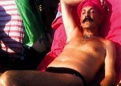 Cemil İpekci... BODRUM'DA PEMBE PUŞİLİ!