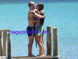 Hollanda'lı Sneijder-Yolande Cabau...İBİZA'DAN İLK BALAYI FOTOĞRAFLARI !....