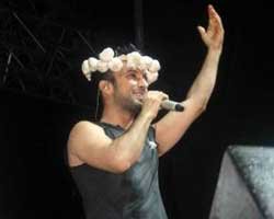 Tarkan... SARIMSAK TACI  TAKTI!