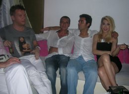 HANDE YENER, SİNAN AKÇİL İLK KEZ AYNI KAREDE