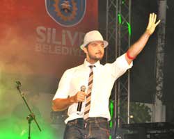 SİLİVRİ DOMATES FESTİVALİ'NDE GÖKHAN ÖZEN SAHNE ALDI...