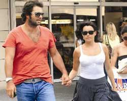 Özgü Namal-Başar Savur... İSTANBUL'DA ELELE!