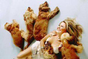 Pınar Aylin... SAHTE DOLAR BASTIRDI!..