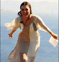 Burcu Kara... ÇEKİMLERDE DÜŞME TEHLİKESİ ATLATTI!