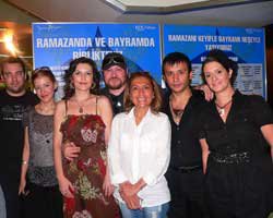 Beylikdüzü Migros Alışveriş Merkezi... ASUMAN DABAK VE MEYA ORKESTRASI'NI AĞIRLADI!