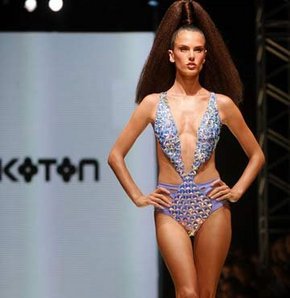 Alessandra Ambrosio... "G-STRING GİYMEYİ SEVMİYORUM!"