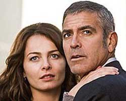 George Clooney... SEVİŞME SAHNELERİNDE TECRÜBESİZMİŞ!