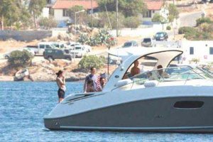 Acun Ilıcalı.... TEKNE KAZASI GEÇİRDİ!