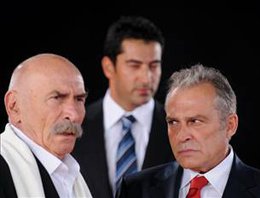 "Ezel"... SENARİSTLER YENİ SEZON TÜYOLARI VERDİ!