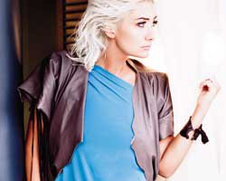 Mavi... ÇEKİLİN YOLDAN, GELİYOR KAPTAN!