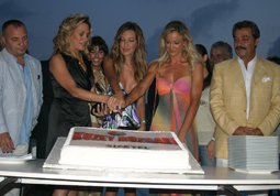 Kadir İnanır-Oktay Kaynarca... "AĞIR ABİ"LERDEN BAYANLARA JEST?