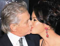 Michael Douglas... YENİ FİLMİNİN GALASINA KATILDI!