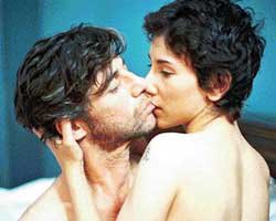 Sibel Kekili... PORNO FİLMLERİNİN GÖSTERİMİNİ YASAKLATTI!