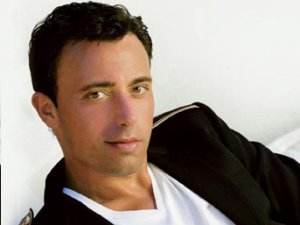 Mustafa Sandal... SÖZLEŞMEYE AYKIRI DAVRANMAKTAN HAKSIZ BULUNDU!