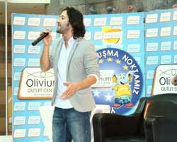 Fettah Can... ENGELLİ ÇOCUKLAR İÇİN SÖYLEDİ!