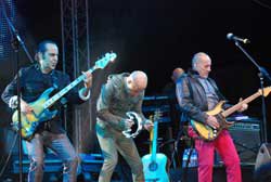 BURSA MODERN FESTİVAL MEYDANI AÇILIŞINI MFÖ İLE YAPTI!