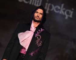 Sedat Mert... YABANCI BASININ GÖZDESİ OLDU!