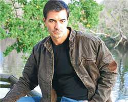 Serhan Yavaş... "ÖPÜŞMEK İSTEMEYEN OYUNCU OLMASIN!"