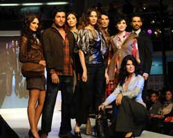 METROCITY'DE MODA RÜZGARI ESTİ!