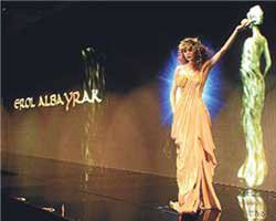 Tuğçe Kazaz... VENÜS CANLANDI!