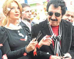 Aysun Kayacı-Müslüm Gürses... SEL ÖNCESİ AÇILIŞ YAPTILAR!