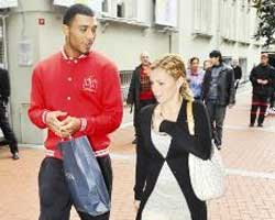 Colin Kazım...  BABA OLUYOR!