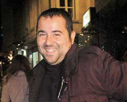 Ata Demirer... "ASANSÖR BANA ÜÇ KİŞİ MUAMELESİ YAPIYOR!"