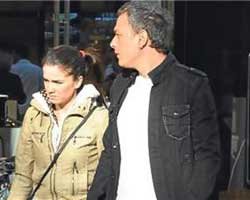 "Çocuklar Duymasın"... DUYGU EŞİYLE GEZİYOR!