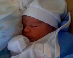 Savaş-Menend Kalafat... BEBEKLERİ AHMET BATU DÜNYAYA GELDİ!