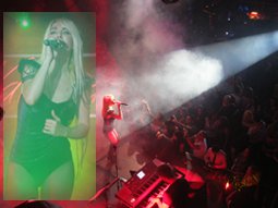 Hande Yener? RAKİPLERİNE NAL TOPLATTI?