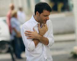 Sinan Özen... BODRUM SOKAKLARINDA YALNIZ!