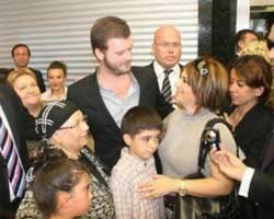 Kıvanç Tatlıtuğ... MERSİN'DE İZDİHAM YARATTI!