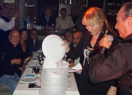 Mehmet Dalmaz-Hayko-Nil Burak? DALMAZ'DAN SANATÇI DOSTLARINA 1100 TABAK?