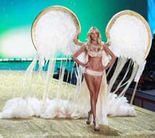 Victoria's Secret... YENİ MELEKLER PODYUMDA!