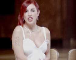 Zeynep Dizdar... 2. VİDEO KLİBİ İÇİN GERÇEK GELİNLİĞİYLE OYNADI...