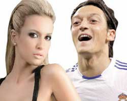 Mesut Özil... SEVGİLİ YAPTI!