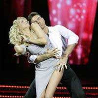 Burcu Esmersoy... AŞK BİTİREN DANS!