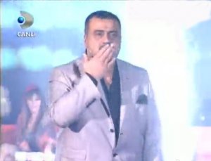 Metin Işık? "LAY LAY LOM" DEDİ EKRANLARIN YENİ FENOMENİ OLDU..