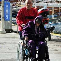 Müzeyyen Senar... KIŞ GÜNEŞİNDE GEZİNTİ!