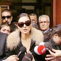 Nurgül Yeşilçay-Cem Özer... VE PERDE !... BOŞANDILAR...