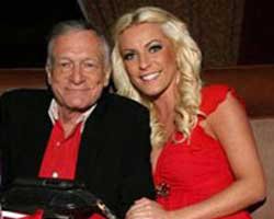 PLAYBOY'UN PATRONUNA 60 YAŞ KÜÇÜK NİŞANLI!