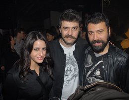 Büşra Pekin- Şahin Irmak-Bülent Emin Parlak? AYRILSALAR DA BİRBİRLERİNİ BIRAKMIYORLAR?