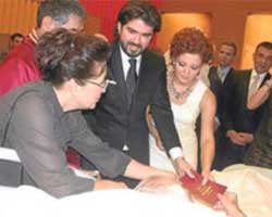 Nagehan Alçı-Rasim Ozan Kütahyalı... YILDIRIM NİKAHI HASTANEDE KIYILDI!