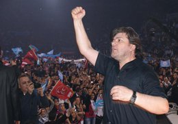 Ahmet Şafak... KONSERLERİN YENİ FENOMENİ..